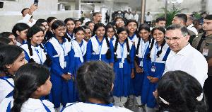 PM urges students to raise awareness on dengue prevention